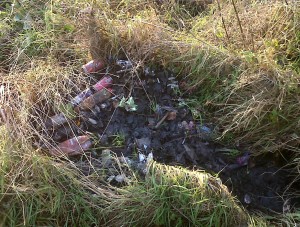 The Mark 1 litter trap effectively captured most of the run-off litter, but not all of the oil. (Photo: Chris Rose)